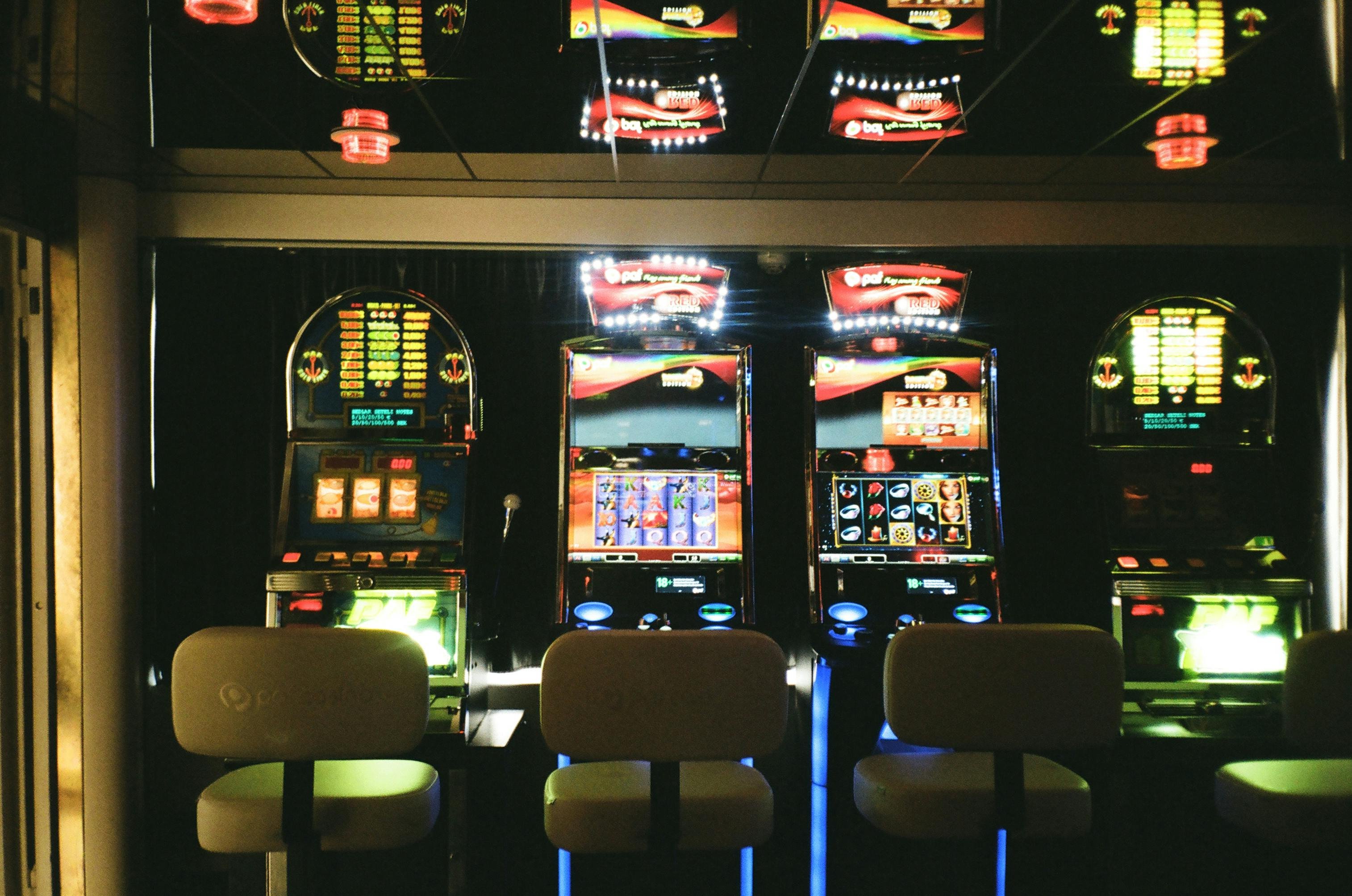Tabel nilai kartu dan peringkat kombinasi Domino QQ di platform kayatoto